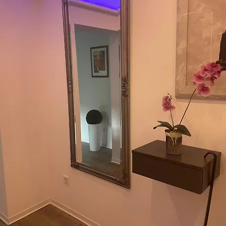 Apartman Moderne 2-zimmer-wohnung Mit Garten