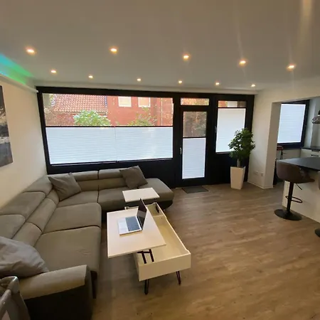 Moderne 2-zimmer-wohnung Mit Garten *