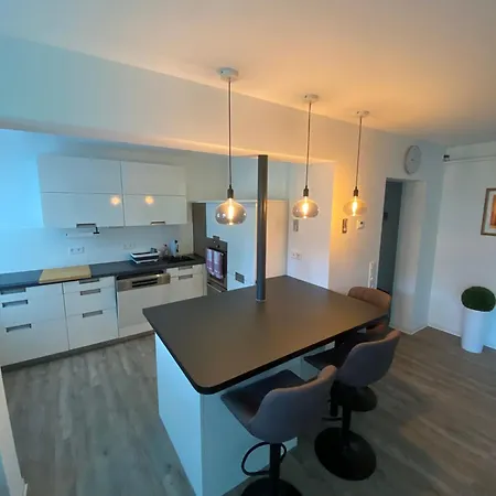 Apartment Moderne 2-zimmer-wohnung Mit Garten *